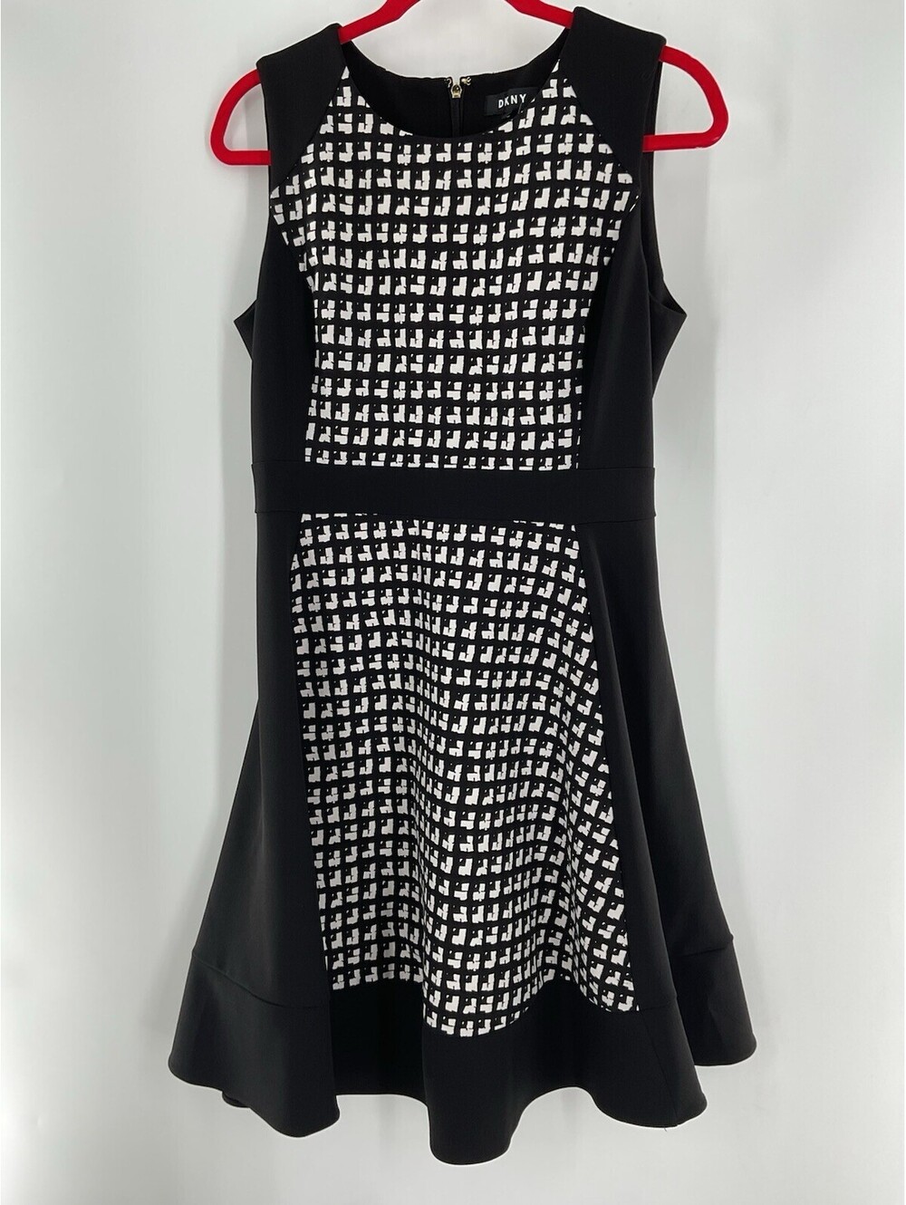 DKNY WOMEN’S fitted Black And White Dress Size 8 Excellent Condition 130